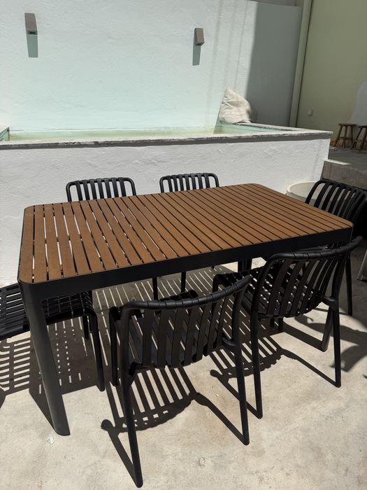 Mesa e cadeiras exterior