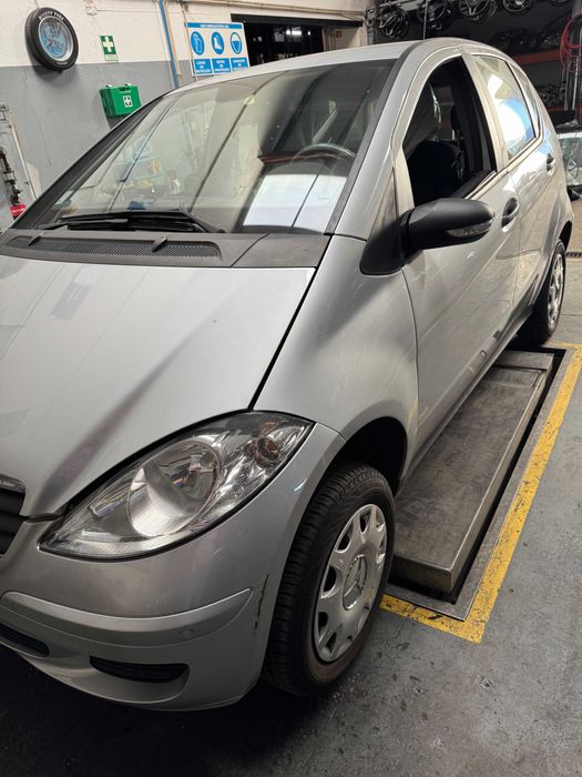 Mercedes Classe A 150 a gasolina W169 para peças