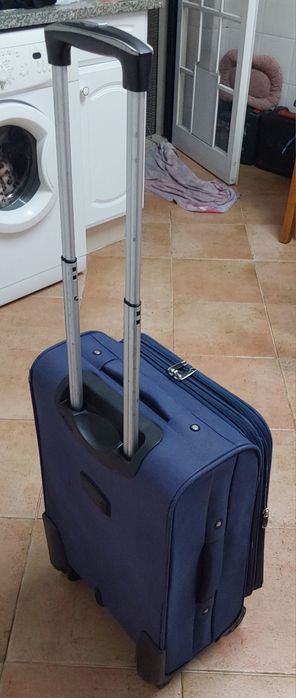 MALA DE VIAGEM DE PORÃO/CABINE COM 4 RODAS.Casa,Férias,Mudanças,Quarto