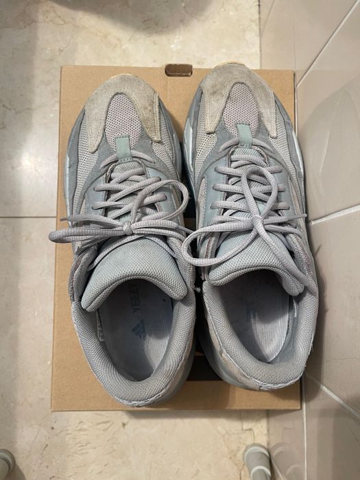 Tênis Yeezy 700 Inertia V1