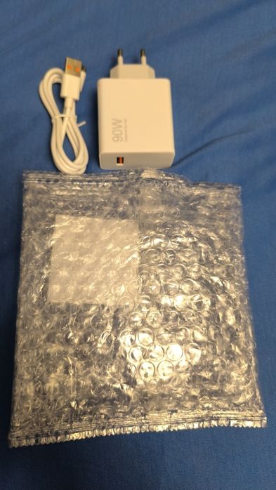 Новое зарядное  для смартфона поддерживат быструю зарядку