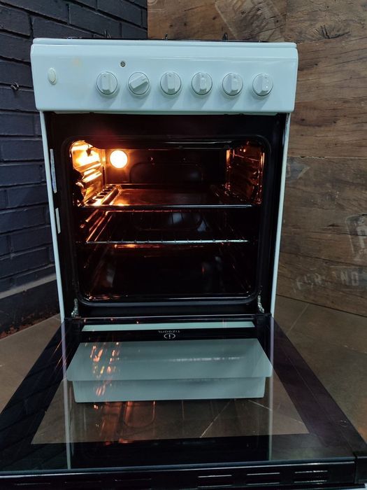 Комбінована плита Amica (газова з електро духовкою) з гарантією. Склад