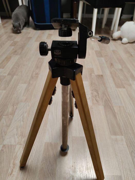 Statyw PZO do aparatu