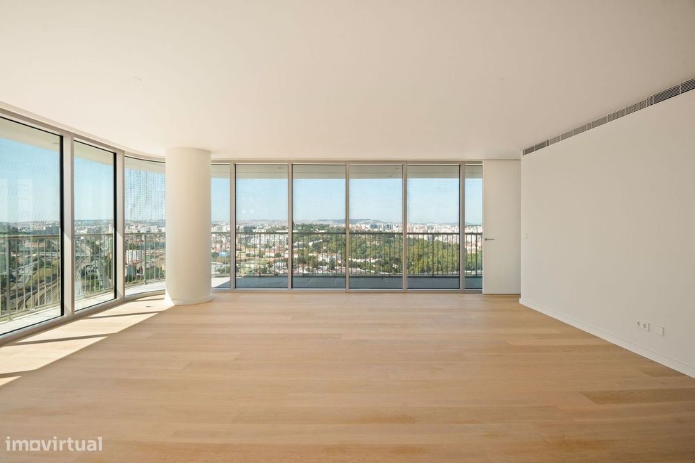 Apartamento T4 + 1 com piscina, Nova Campolide, Lisboa