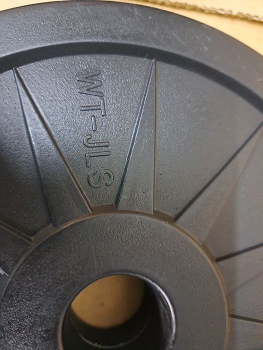 Talerze bitumiczne 8 sztuk po 2.5 kg