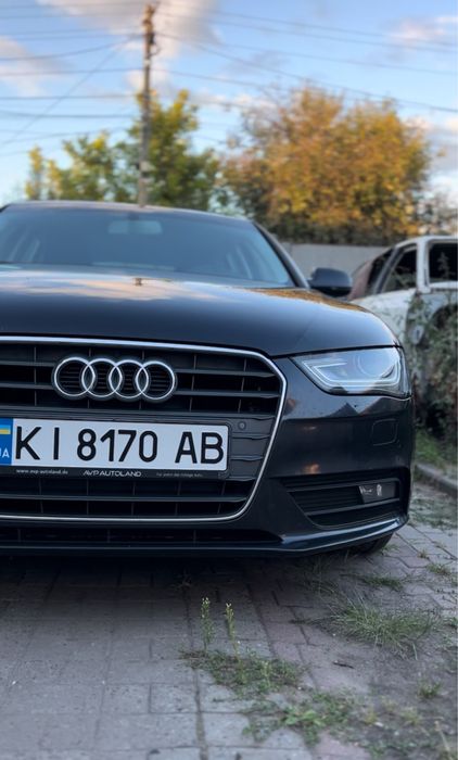 Ауди a4b8 2014 рік