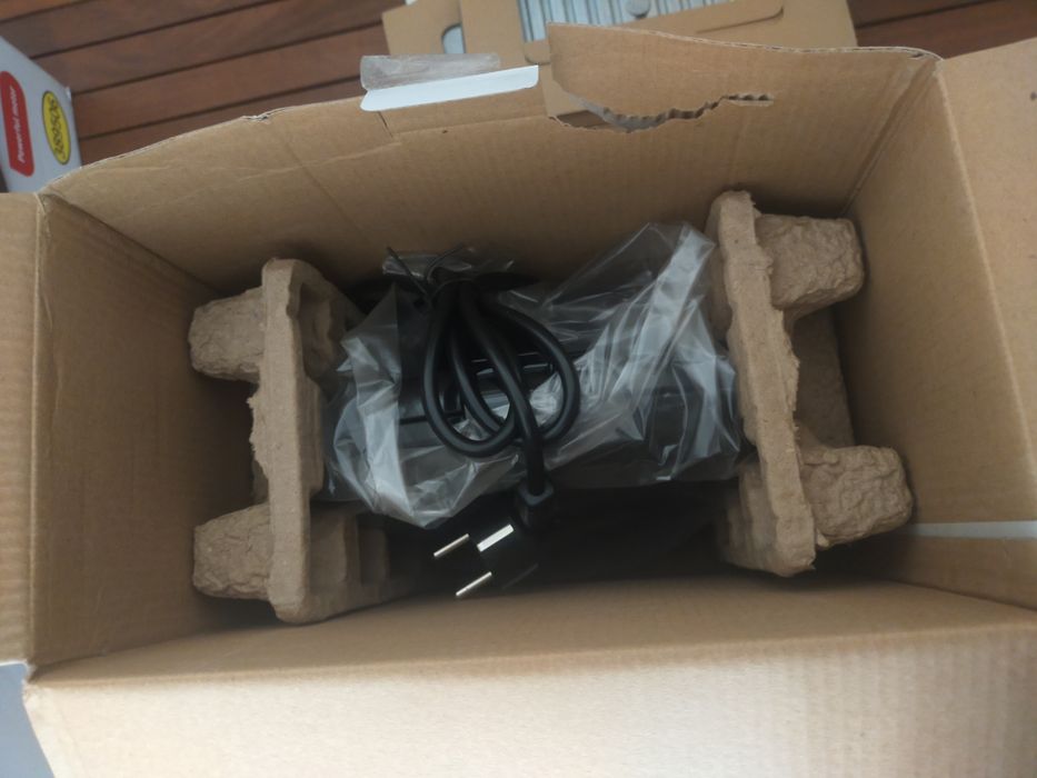 Tostadeira/Sanduicheira, nova em caixa