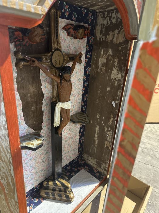 Oratorio Antigo em Madeira