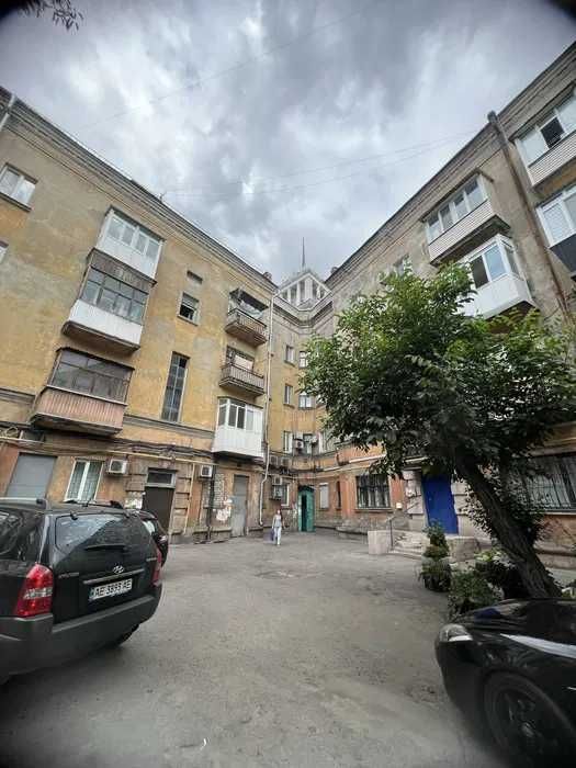 Є-відновлення Центр Города Продам 2 ком. Сталинку 
49 499 $