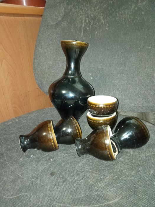 Графин з рюмочками.