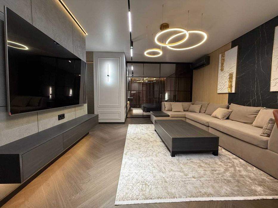 Двокімнатна квартира-студія в центрі міста!!Дизайнерський ремонт!!