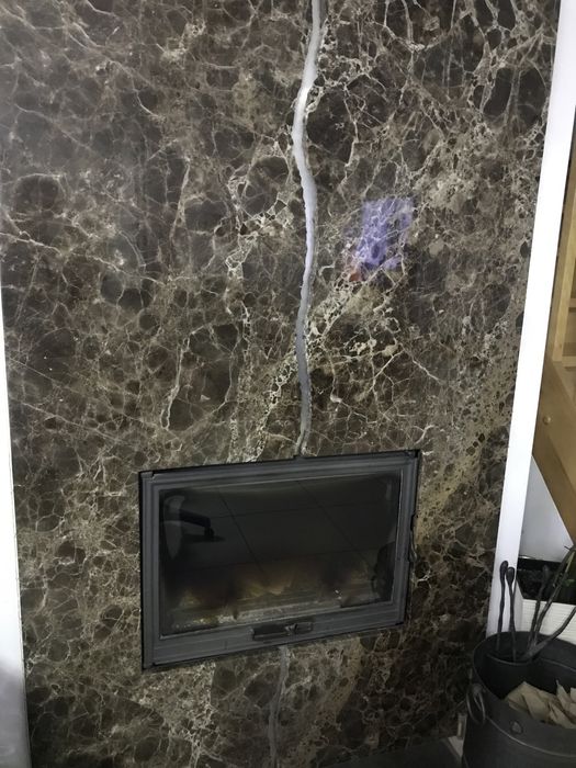 Obudowa kominka z marmuru