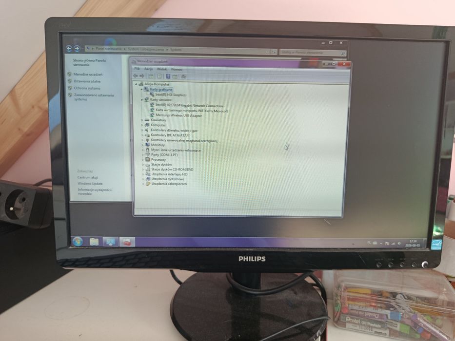 Komputer stacjonarny win 7 monitor 8GB dysk 256GB