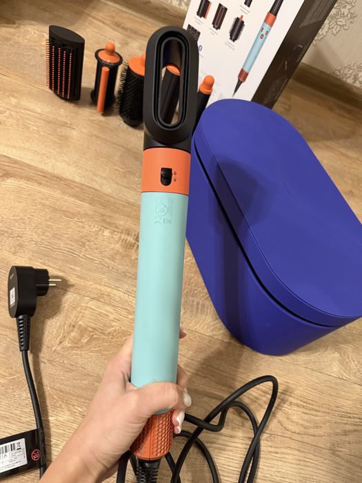 Продам Стайлер Dyson  оригінал