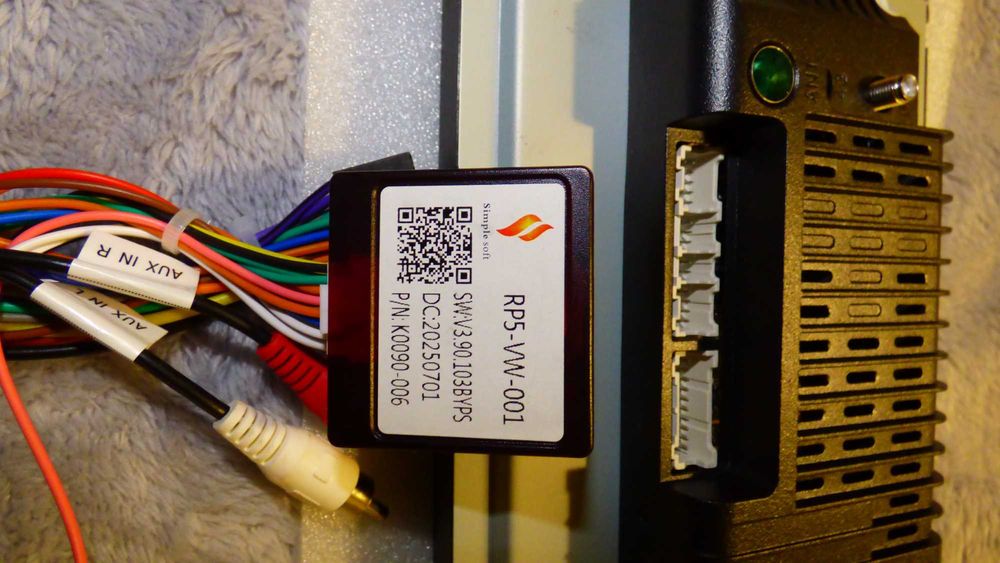 Нова магнітола 9 дюймів Android 15 4/64 GB з Європи + LED камера (VAG Golf 5, Passat B6/B7)