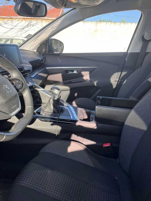 Peugeot 5008 salvado