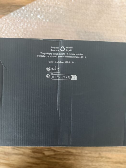 NOVOS New Balance 9060 U9060JRB | EU 42 | 100% Originais | Caixa Incluída