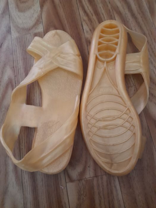 Letnie obuwie silikonowe dl 23cm-10zl para