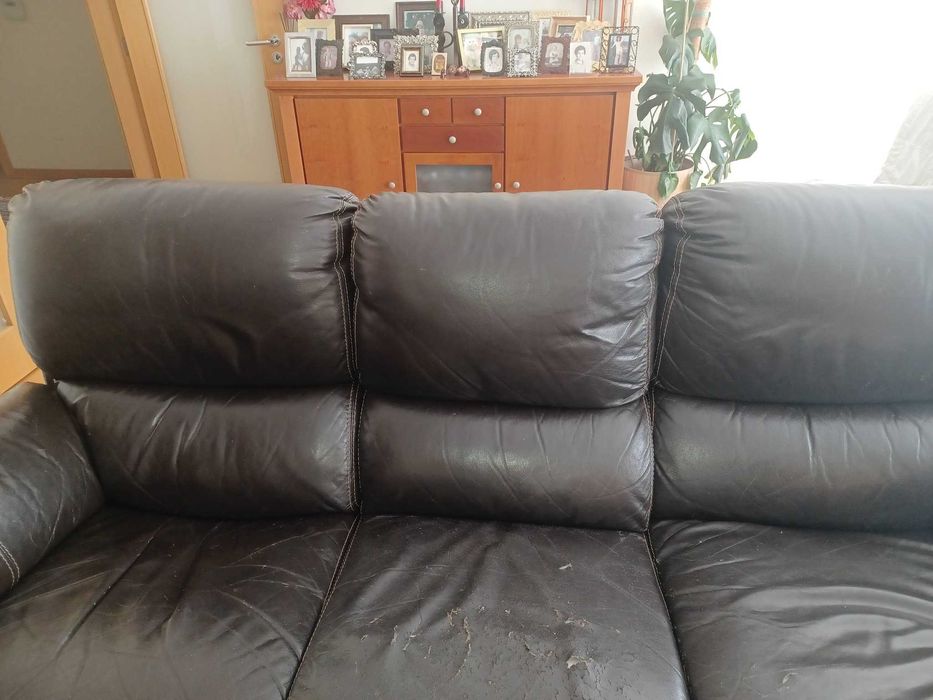 Sofá em pele Chateau d'Ax 3 lugares com chaise long e relax eléctrico