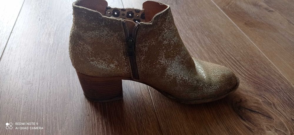 Skórzane buty botki na obcasie 38