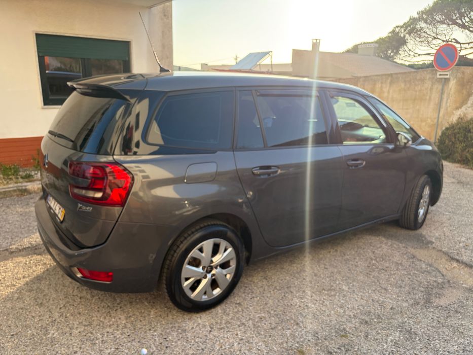 Citroën C4 Picasso 1.6 Diesel | 2018 | 7 Lugares | Muito Confortável — photo 2
