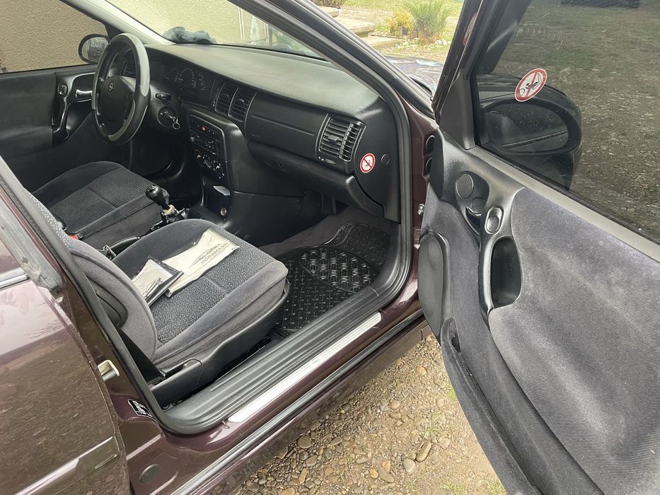 Продам Opel Vectra 1.6 16v