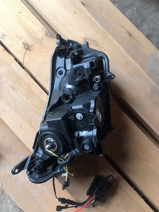 Продам фару лів Тойота рав 4 ,2019року оригінал USA