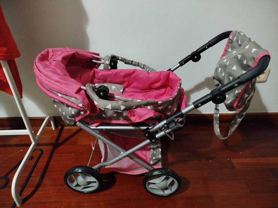 Carrinho de boneca
