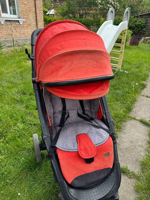 Коляска прогулянкова складна