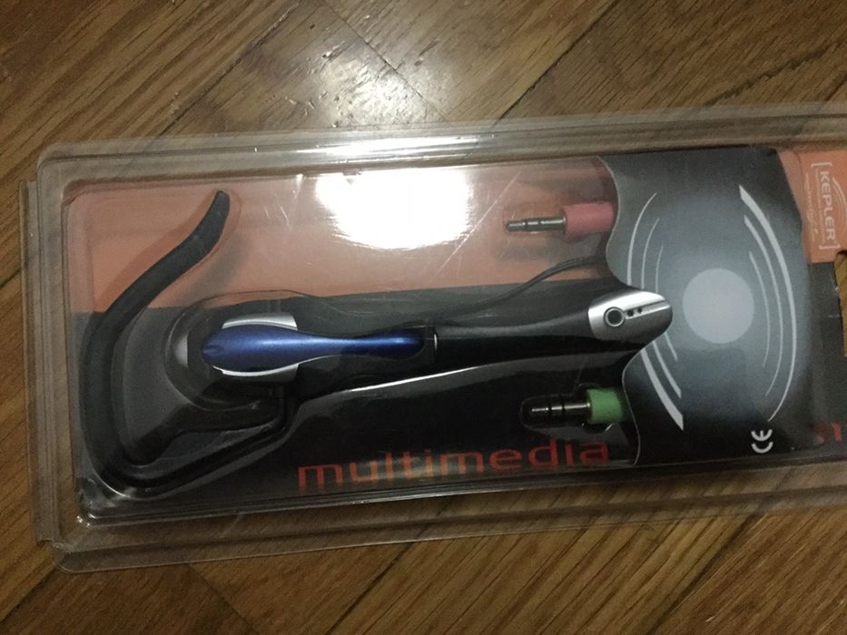 Earphone with Microphone64751000471426122