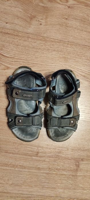 Sandały chłopięce firmy Kornecki rozmiar 24
