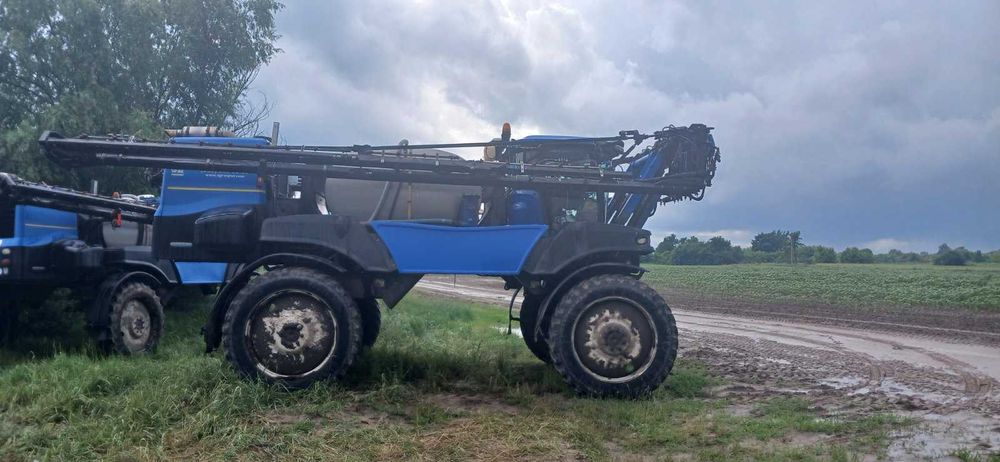 обприскувач New Holland SP275F