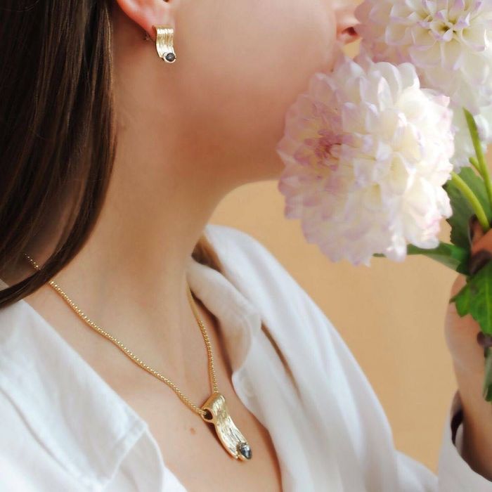 Сережки та підвіс, набір від Sincera з кристалами Swarovski.