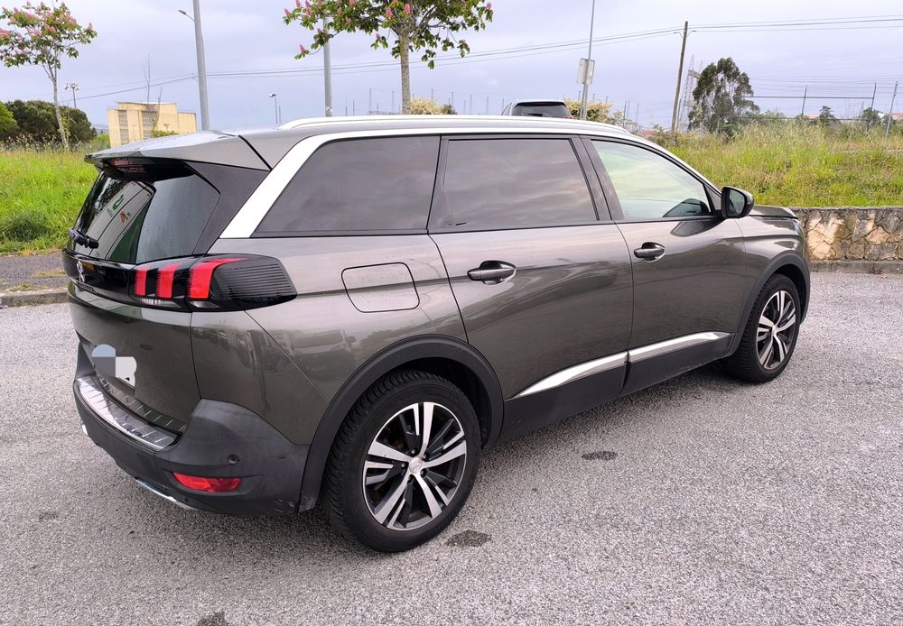 Peugeot 5008 Allure 1.5 HDI Automático