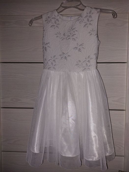 Sukienka biała  śliczna