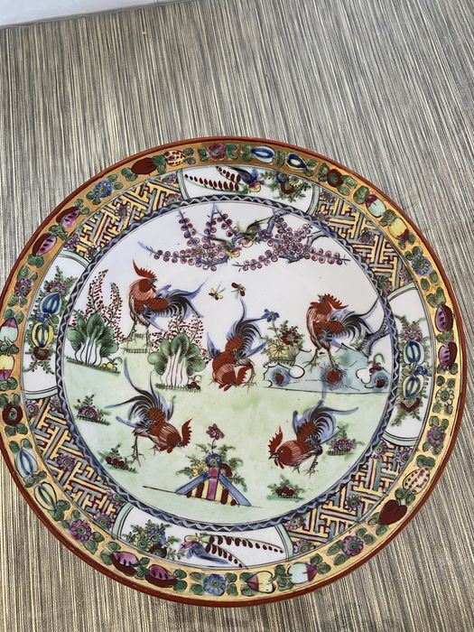 Prato de porcelana Macau com galos