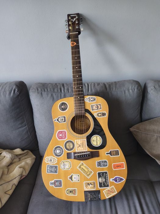 Guitarra YAMANHA f310