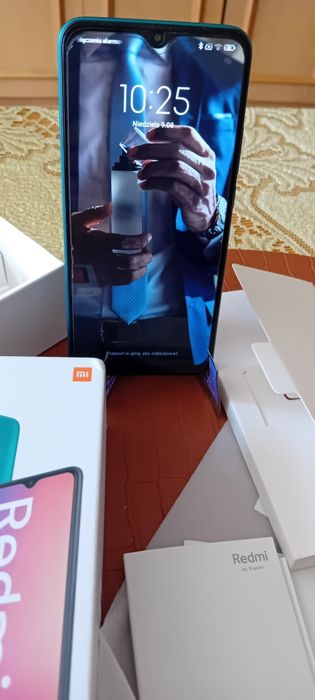 Telefon REDMI.  9