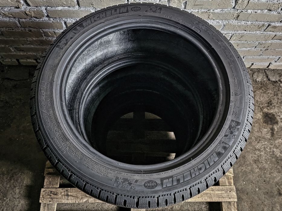 Зимові 245/45r18 Michelin | 2024 | 8/7mm | Made in Spain | Преміум шини | Комплект / 4шт | Ідеальний стан, без пошкоджень, без ремонтів, без дефектів