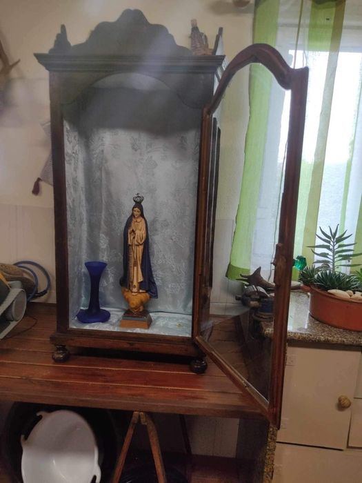 Santuário em madeira