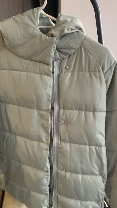 Куртка на дівчинку