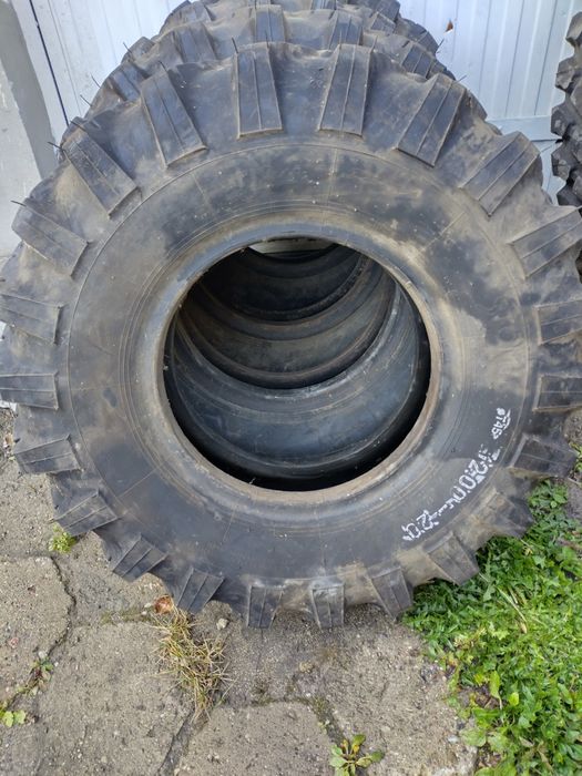 Opony  1200- 20   Stomil Poznań