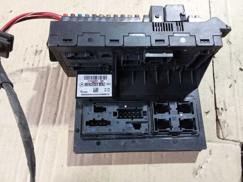 Блок SAM / блок запобіжників Mercedes W211 (2115453001)