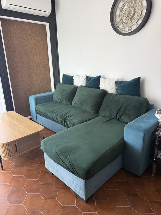 Sofá de canto cinzento