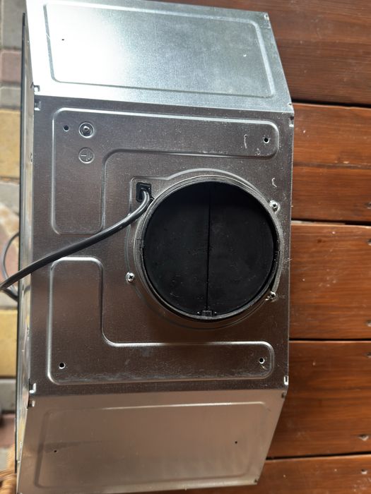 Встроенная кухонная вытяжка