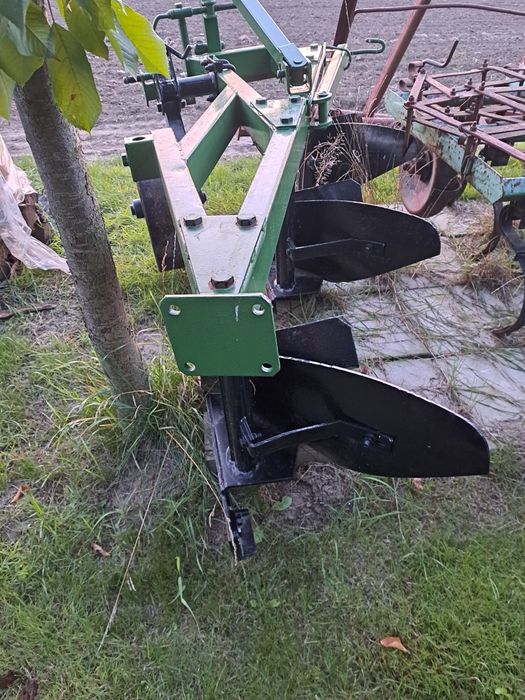 Plug, kultywator z wałkiem 2,2m, brony 5