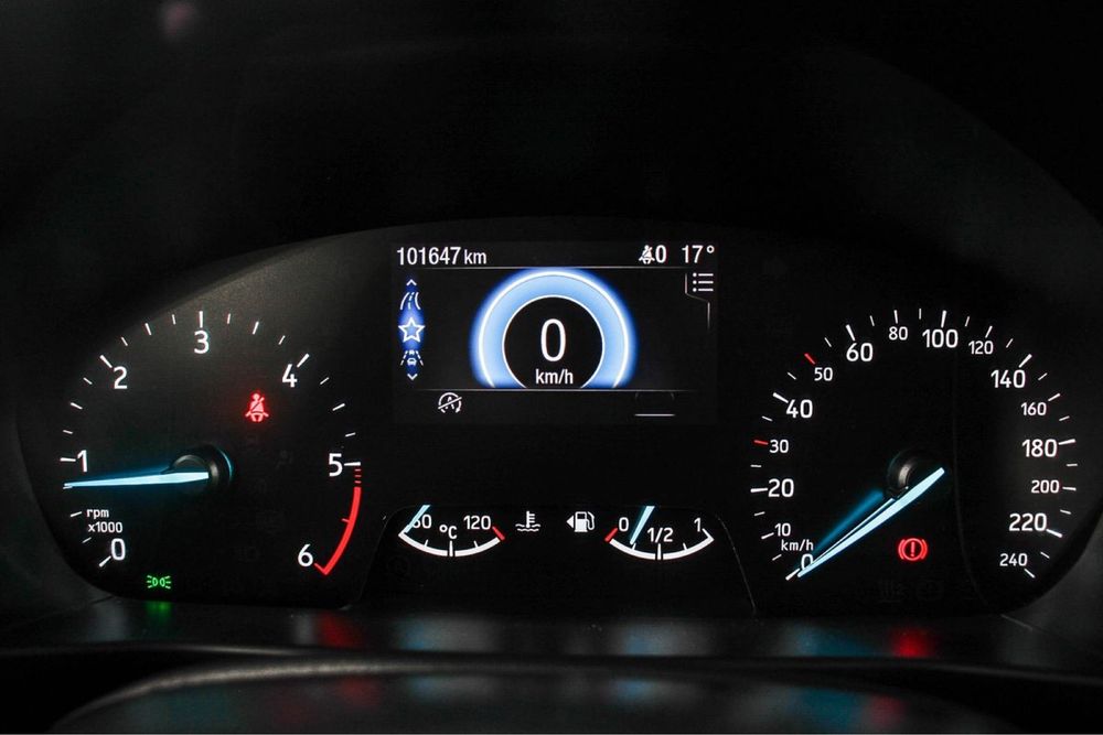 Ford Focus SW 1.5 EcoBlue Active (2020) – 101.000 km  Com garantia de stand de 16 meses de todas as peças.