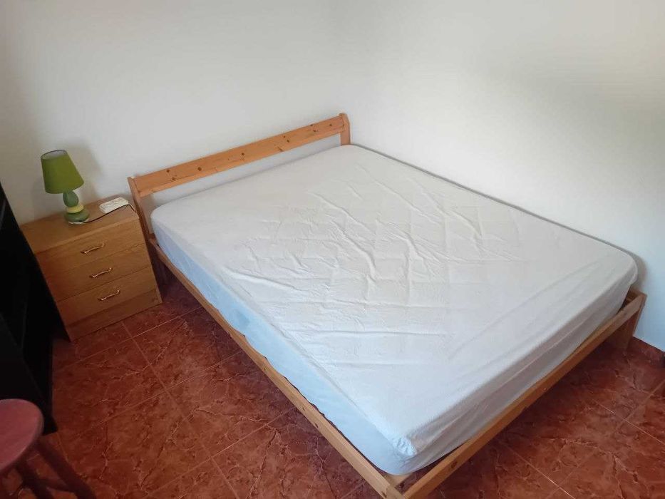 Tenho quarto para alugar em moradia Rua do Mar N 8 Almada, Caparica