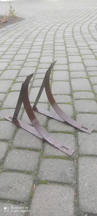 Uchwyty, wieszaki zbiornika wyrownawczego