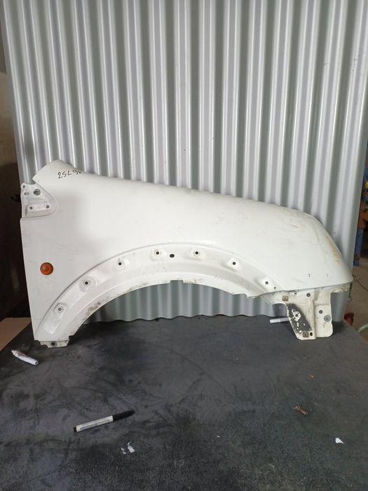 Guarda Lamas Ford Connect MK1 DIREITO  Branco
